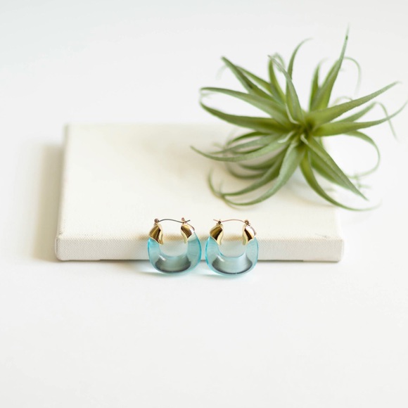 NWT - Beautiful Sky Blue Acrylic Hoop Earrings - Picture 4 of 4